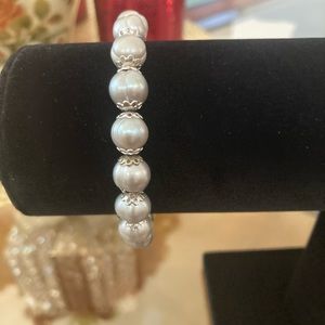 Pre-Loved Cultured Freshwater Light Gray Pearl Bracelet